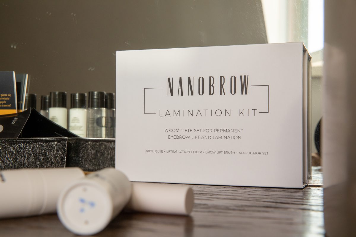 Πρακτικό κιτ ανόρθωσης φρυδιών και πλαστικοποίησης